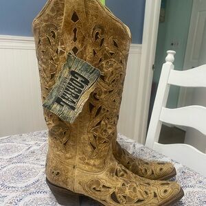 CORRAL Vintage boots. Size 9. Never worn.